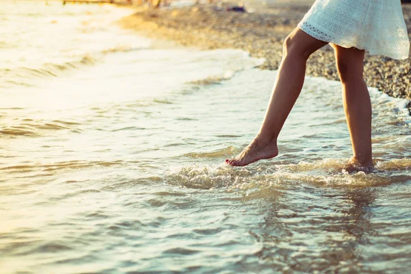 Plantschen im Meer — Stockfoto