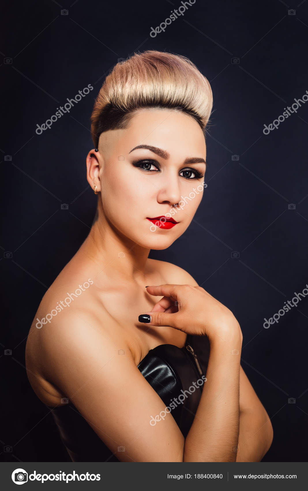 Spiky Short Haircuts 2018 Blonde Woman With Beautifully