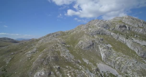 Aerial, Durmitor National Park, Montenegro - Material nativo, direto para fora da câmera — Vídeo de Stock