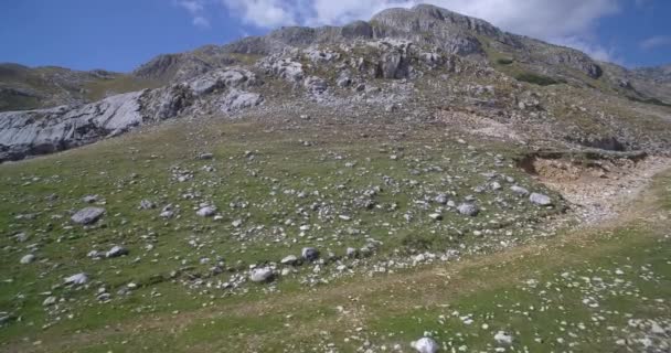 Aerial, Национальный парк Дурмитор, Черногория - Родной материал, прямо из камеры — стоковое видео