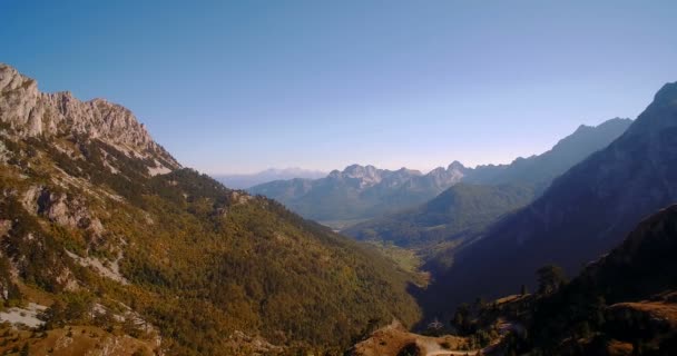 Antenn, idylliska bergiga Panorama, Montenegro - graderade och stabiliserad version. — Stockvideo