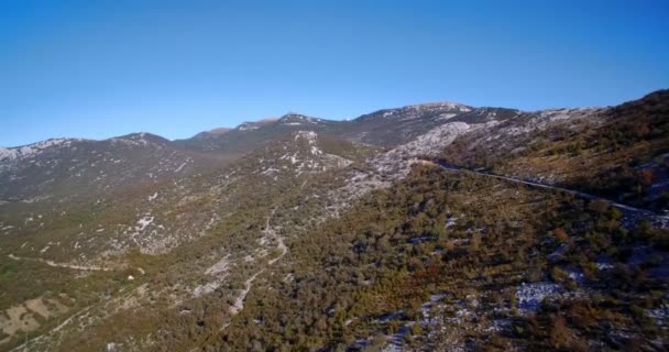 Antenne, Hügel, Landschaft und Bucht bei Karlobag, Kroatien - abgestufte und stabilisierte Version. — Stockvideo