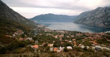 Anteni, Risan Bay, Karadağ - kademeli ve stabil sürüm.