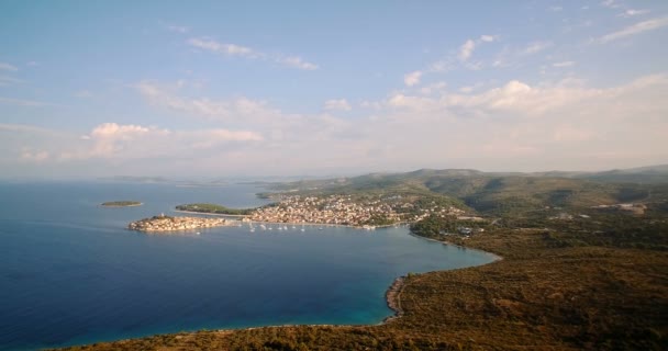 Aérea, Vista Desde Kremik Hill, Primoten, Croacia - Versión graduada y estabilizada . — Vídeos de Stock