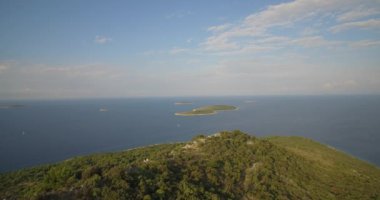 Anteni, görünümü üzerinden Kremik Hill, Primoten, Hırvatistan - yerli malzemeden, düz cam.