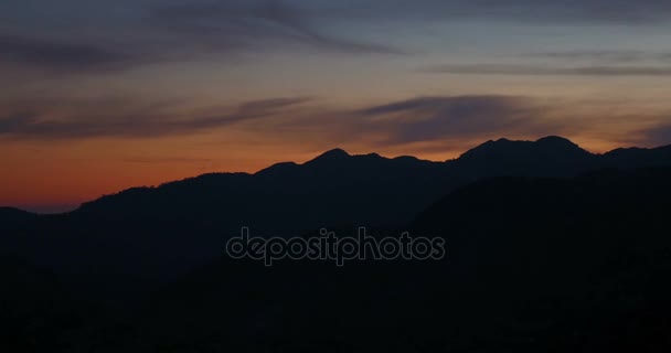 Puesta de sol increíble en las montañas de Brskut, Montenegro — Vídeos de Stock