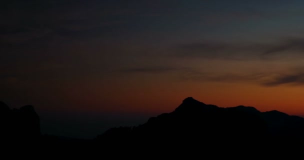 Pôr do sol incrível em Brskut Mountains, Montenegro — Vídeo de Stock