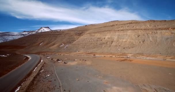 Antenne, Snowy Mountains, landschap rond Agoudal, Marokko — Stockvideo