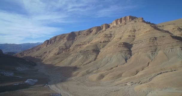 Paisaje montañoso aéreo, épico y nevado en Tamtetouchte, Marruecos — Vídeos de Stock