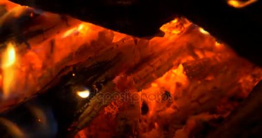 Güzel kamp ateşi, şenlik ateşi portre