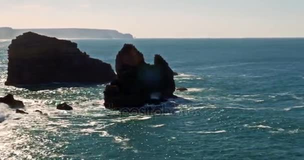 Rocky Coast Vid Praia Da Zimbreirinha, Algarve, Portugal — Stockvideo