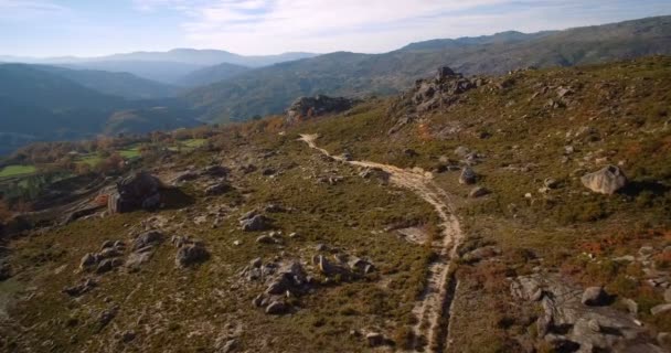 Antenne, Offroad met een Jeep bij Cela, Portugal — Stockvideo