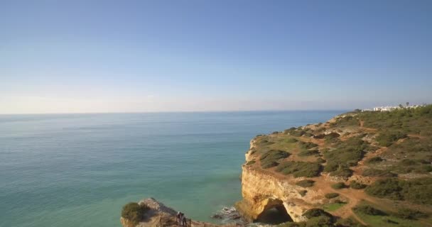 Aerial, Praia Da Corredoura, Grottas, Praia Da Benagil, Portekiz — Stok video
