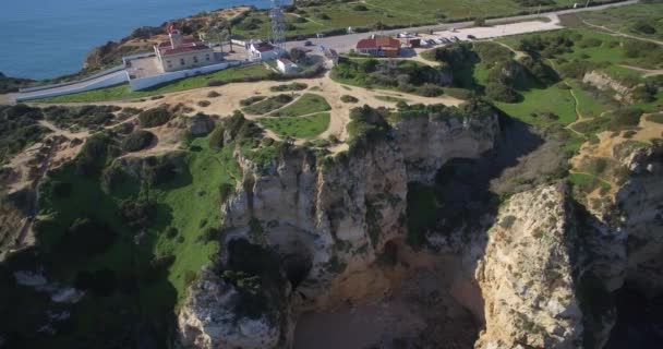 Aerial, Caves At Farol Da Ponta Da Piedade, Λάγος, Πορτογαλία — Αρχείο Βίντεο