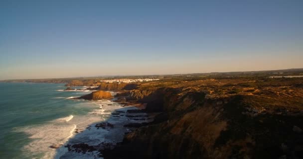 Antenna, Atlanti-óceán partján vonal, Portugália — Stock videók