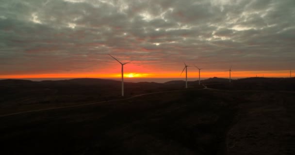 Aéreo, Voando Em Uma Usina Ao Pôr-do-Sol, Portugal — Vídeo de Stock