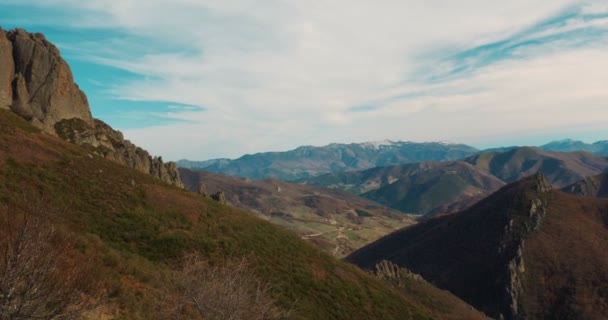 Bergiga landskapet på Coelheira, Portugal — Stockvideo