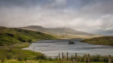 Zaman atlamalı, Loch Portree Storr, İskoçya'nın yaşlı adam Manzaralı