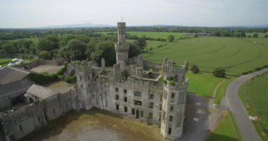 Anteni, Ducketts Grove ve bahçeleri, County Carlow, Ireland