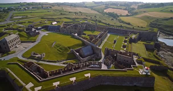 Aerial, Charles Fort, Кинсейл, графство Корк, Ирландия — стоковое видео