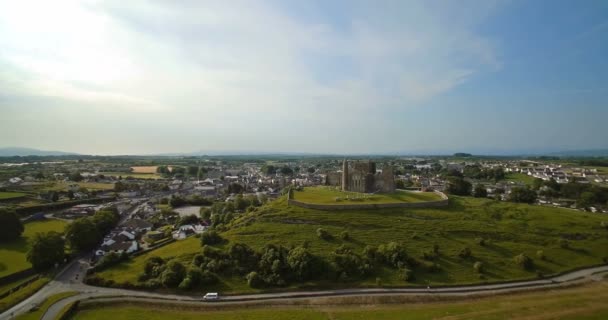 Aérea, Roca de Cashel, Condado de Tipperary, Irlanda — Vídeos de Stock