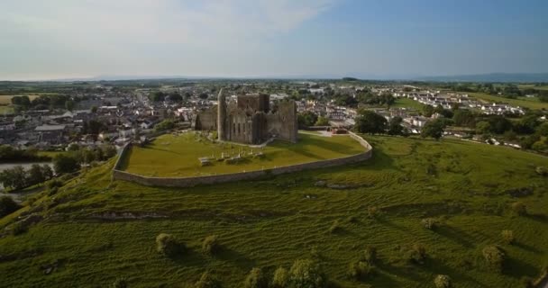 Antény, Rock Of Cashel, hrabství Tipperary, Irsko — Stock video