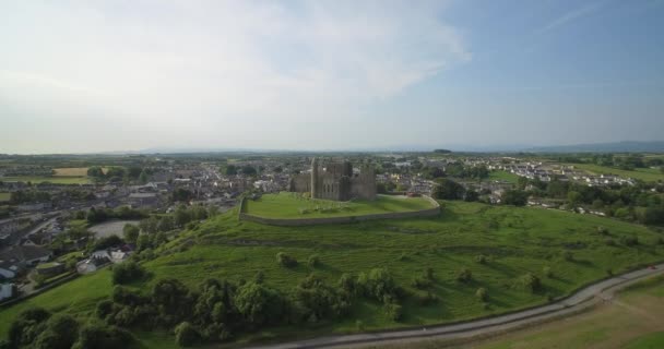 Εναέρια, βράχο της Cashel, κομητεία του Tipperary, Ιρλανδία — Αρχείο Βίντεο