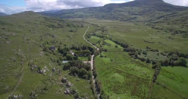 Antenne, schwarzes Tal, county kerry, irland - einheimische Version — Stockvideo