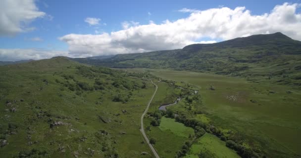 Antenne, schwarzes Tal, county kerry, irland - einheimische Version — Stockvideo
