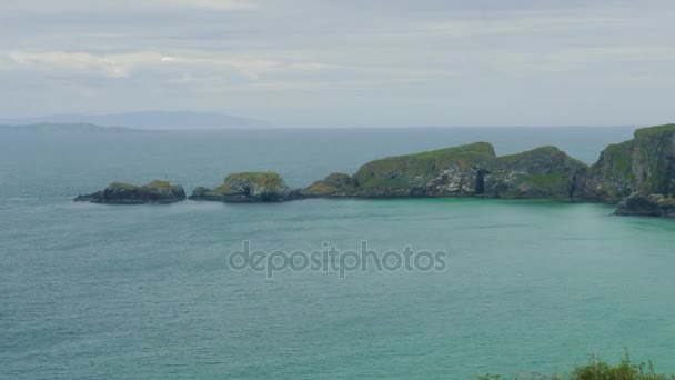 Carrick-A-Rede Rope Bridge, Northern Ireland - Graded Version — Stock Video