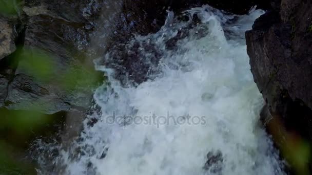 Wasserfallkopf, schwarzes Tal, country kerry, irland - graded version, real 200fps slowmo — Stockvideo