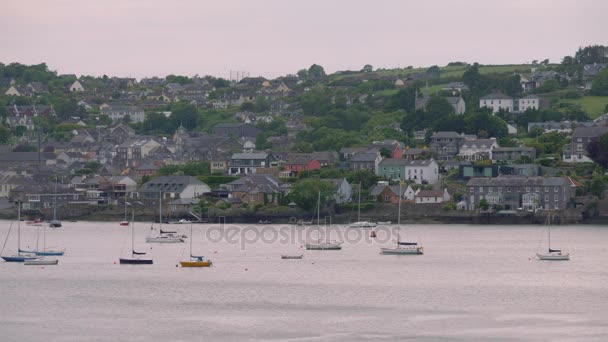 Kinsale Harbor, County Cork, Irlanda Versão graduada — Vídeo de Stock