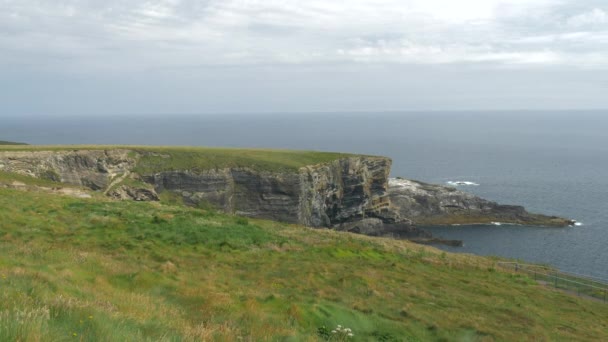 Mizen Head, County Cork, Ierland - Native versie — Stockvideo