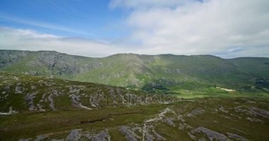 Anteni, arpa Lake County Cork, İrlanda