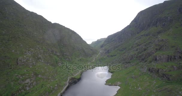 Antenne, Lücke von Dunloe, County Kerry, Irland - einheimische Version — Stockvideo