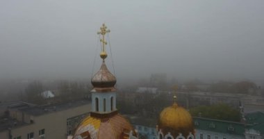 Havadan görünümü Katedrali, İsa'nın doğuşu, kutsal bakire Meryem, şehirde yoğun sis