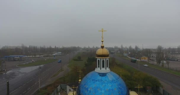 Aerial view Church of St. Nicholas, city of Mukolayev in dense fog, Ukraine — Stock Video