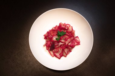 lahana sağlıklı salata masada. 