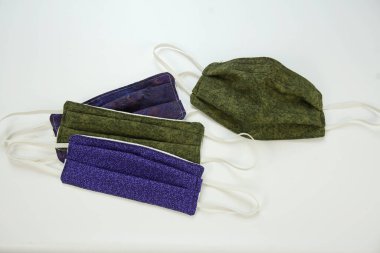 El yapımı yüz maskeleri.