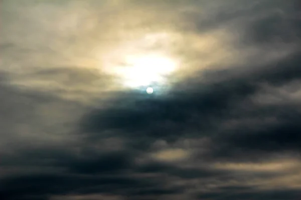 雲のある劇的な空冬雲のある劇的な空 — ストック写真