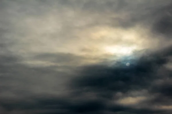 雲のある劇的な空冬雲のある劇的な空 — ストック写真