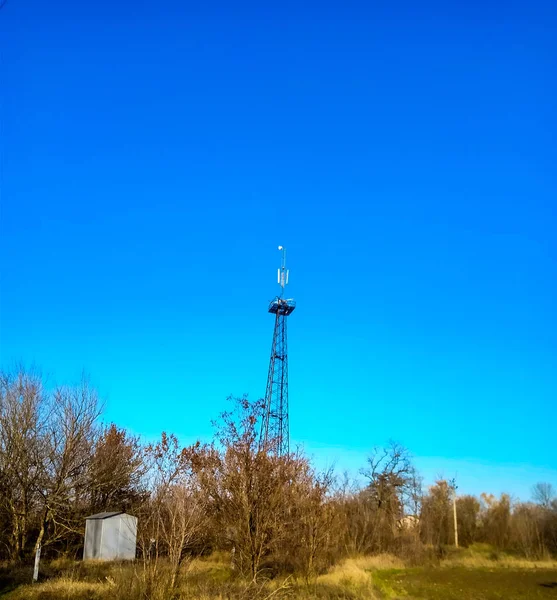 Torre Con antenas del proveedor de Internet intertelecom —  Fotos de Stock