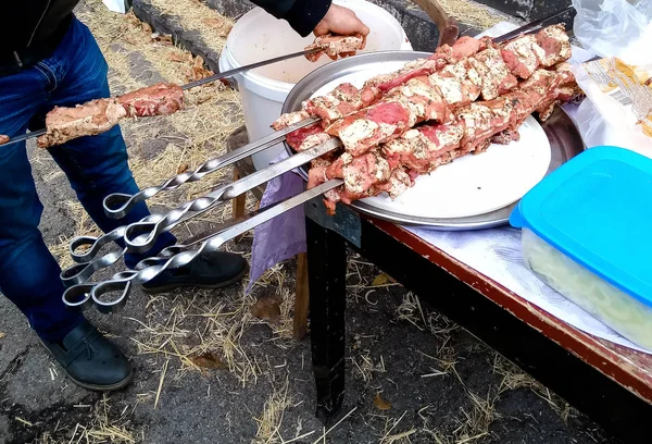 Świętujemy dzień wioski, jak kebaby bez węgla drzewnego mogą — Zdjęcie stockowe