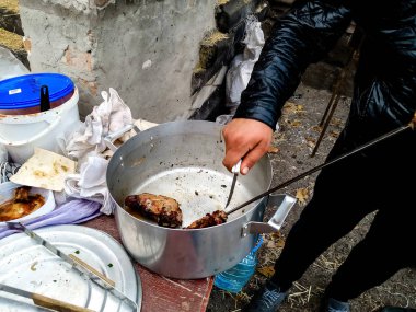 Köyün gününü kutluyoruz, kömürsüz kebaplar nasıl...