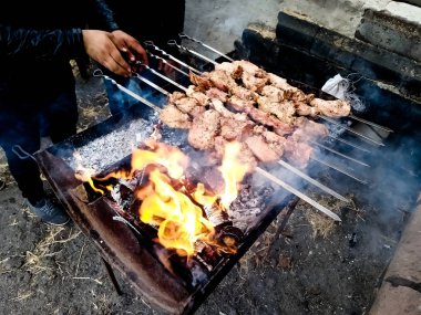 Köyün gününü kutluyoruz, kömürsüz kebaplar nasıl...