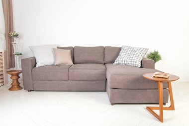 iç kesimlerinde kanepeler