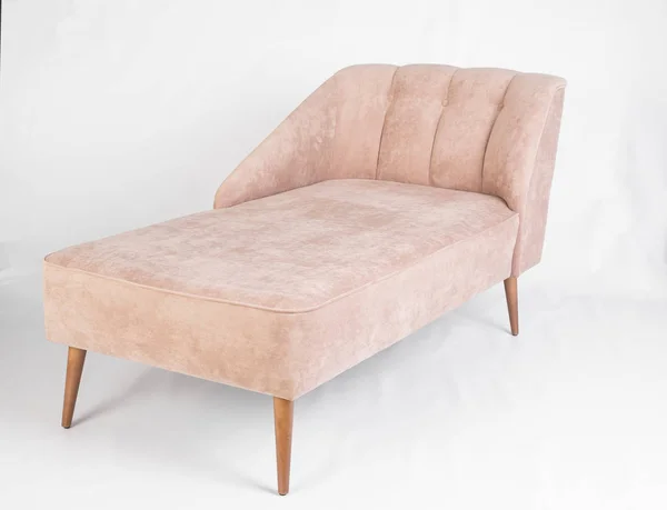 Estudio de un sofá moderno gris aislado sobre fondo blanco — Foto de Stock