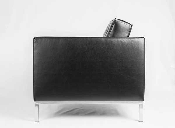 Studio skott av en grå modern soffa isolerad på vit bakgrund — Stockfoto
