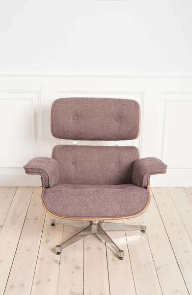 Sessel mit Hocker im Innenraum — Stockfoto