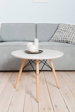 bir stüdyoda iç kanepe